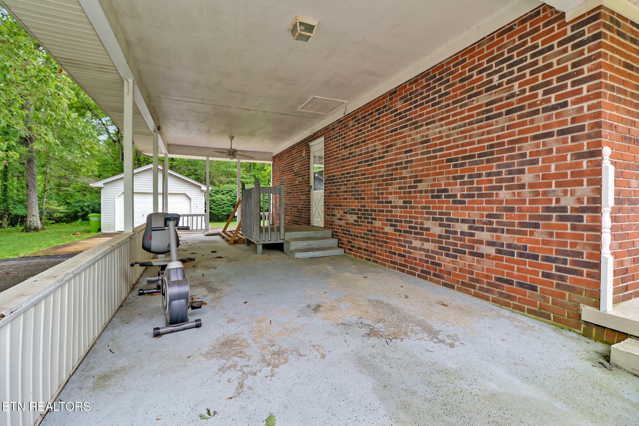 Property Photo:  5012 Pawnee Rd  TN 38572 