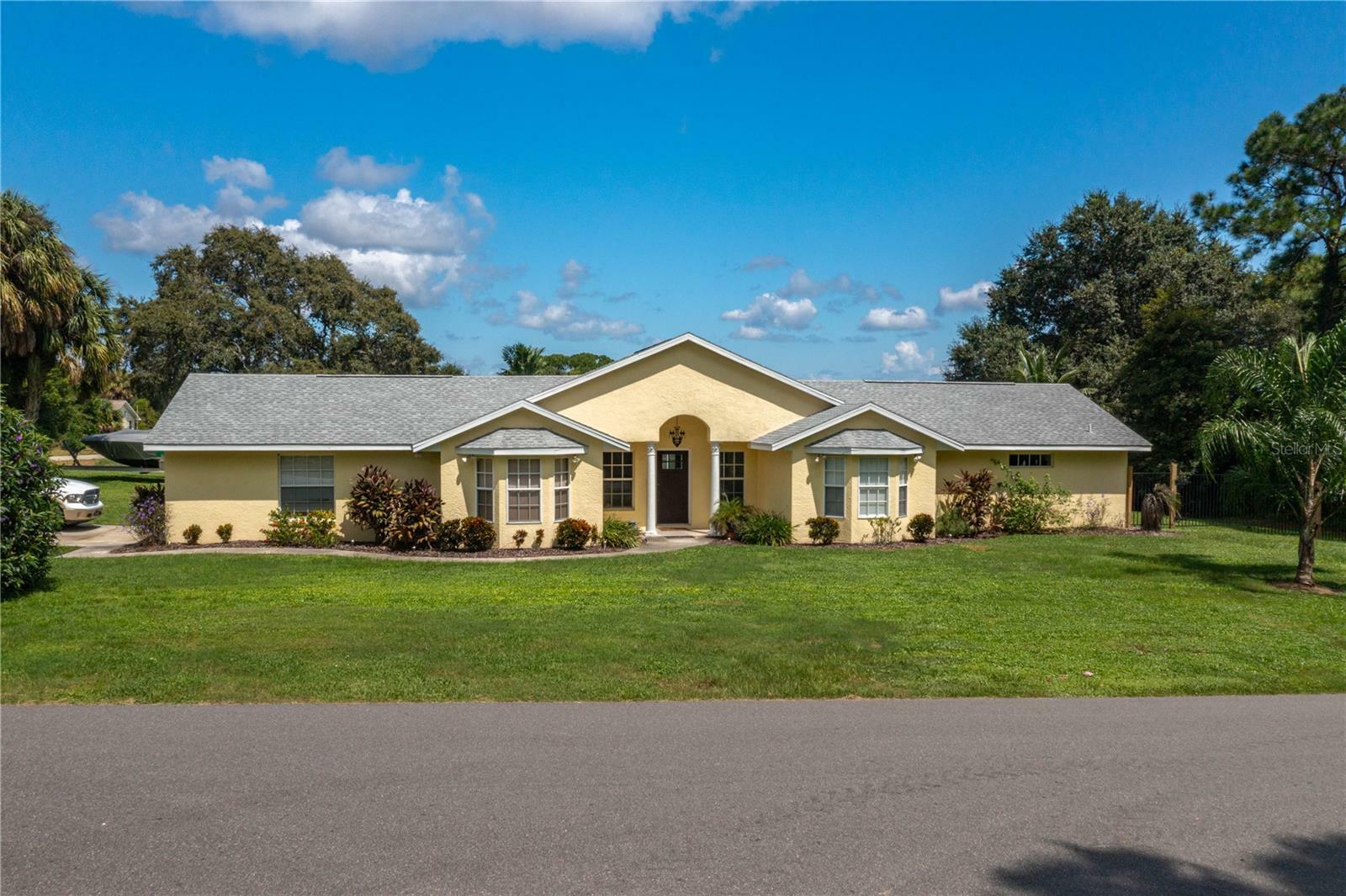 Property Photo:  200 Anderson Street NE  FL 33852 