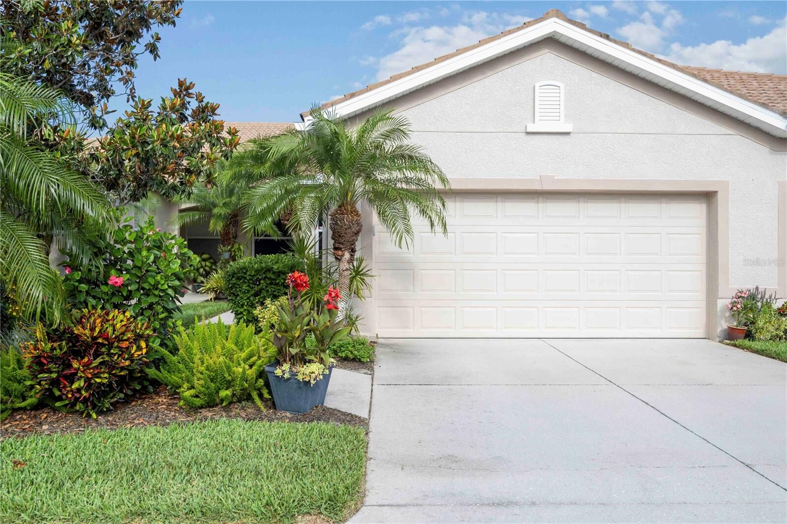 Property Photo: 8224 Simpson Falls Court 8224 FL 34243