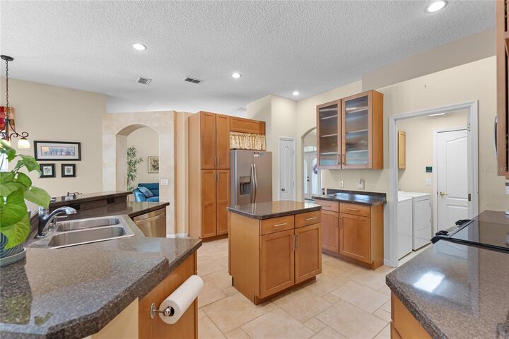 Property Photo: 821 Shallow Brook Avenue FL 32708