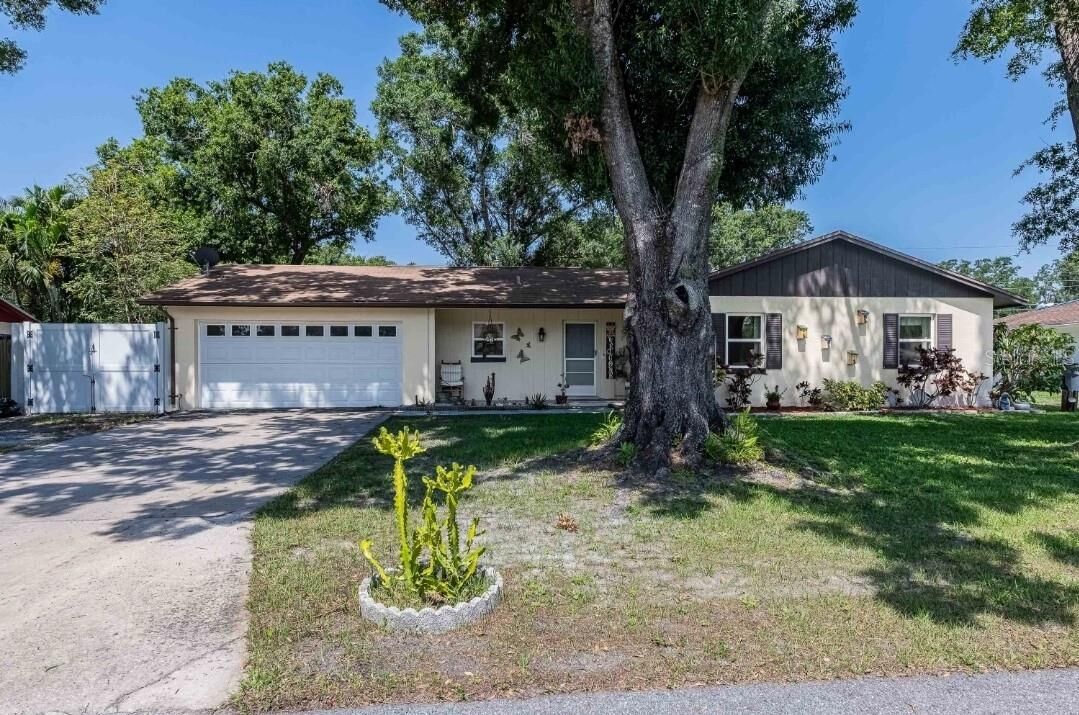 Property Photo: 1434 Country Ridge Drive FL 33801