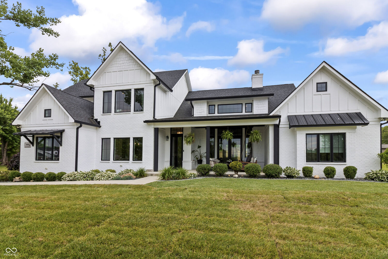 Property Photo: 4808 Lakeview Drive IN 46143