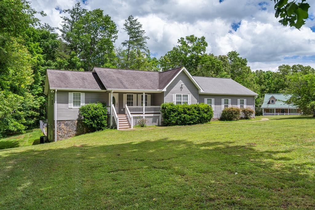 Property Photo: 501 Stiles Rd GA 30541