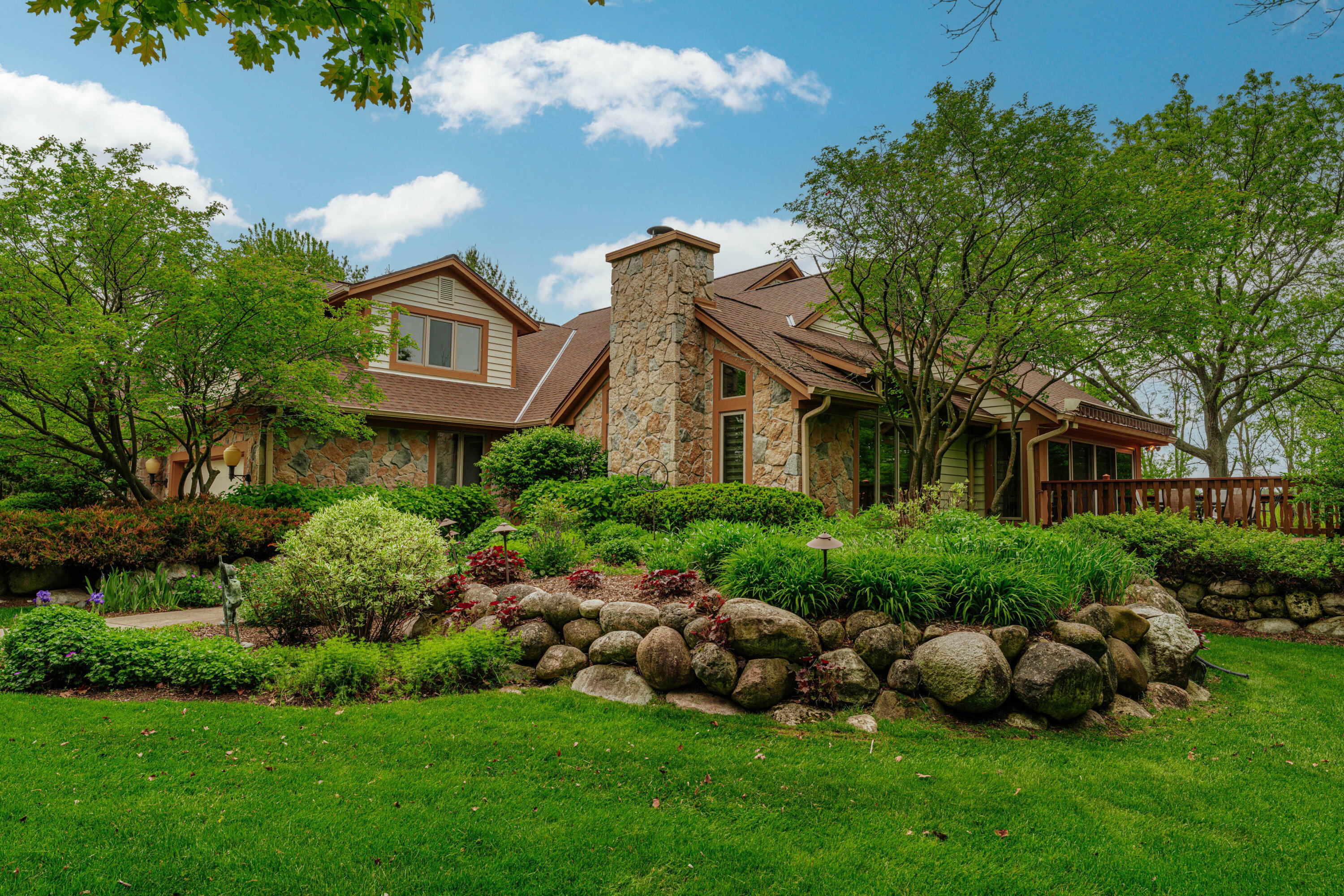 N19w22081 Fox View Ct 2B  Pewaukee WI 53186 photo