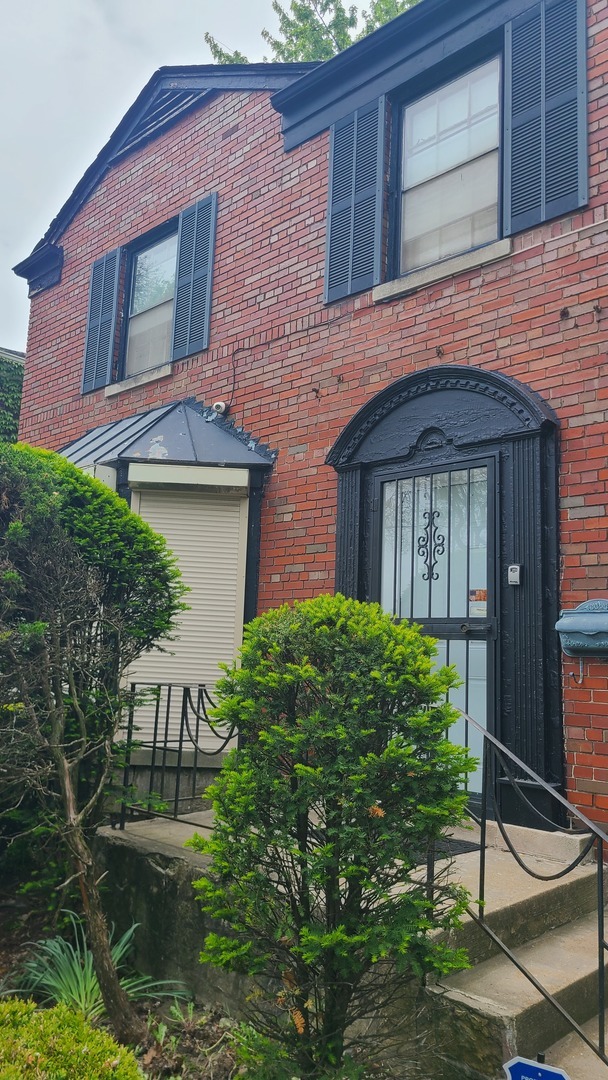 Property Photo:  8214 S Yates Boulevard  IL 60617 