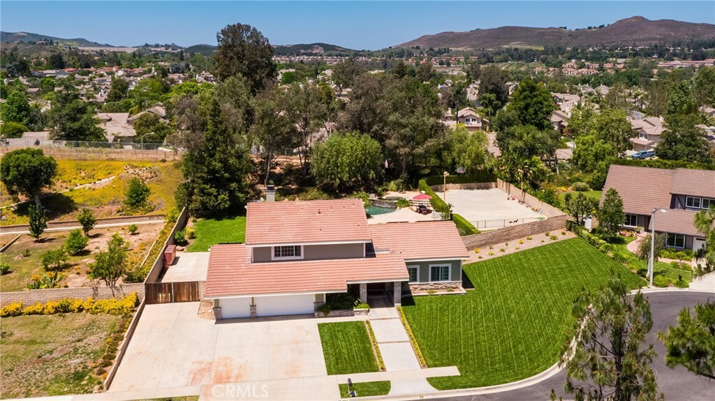 Property Photo:  469 Grinnel Court  CA 93065 