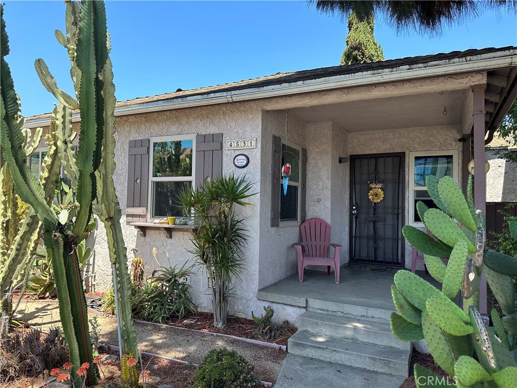 Property Photo:  4531 E 10th Street  CA 90804 