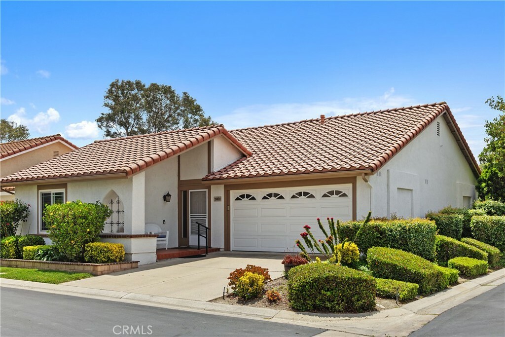 Property Photo: 28052 Espinoza CA 92692