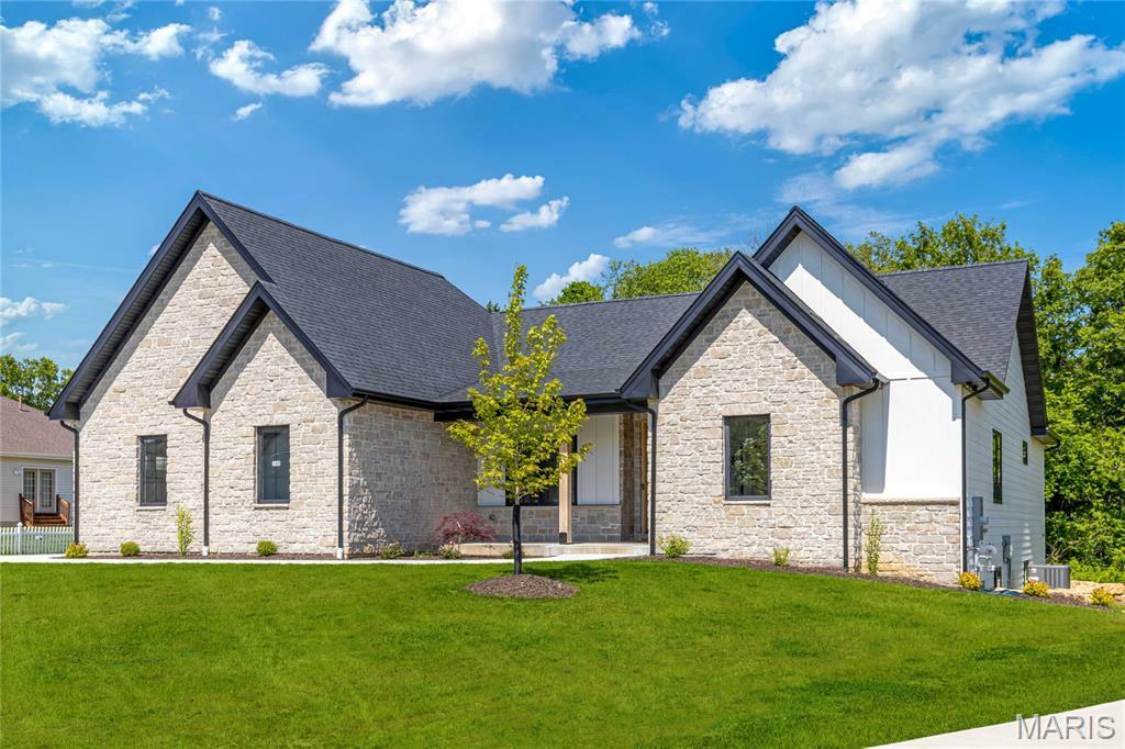 Property Photo: 100 Enclave Terrace Court MO 63304