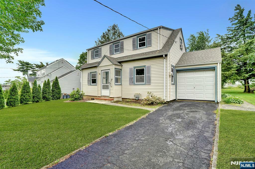 Property Photo: 32 Knoll Place NJ 07012