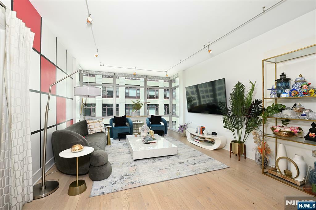 Property Photo:  1400 Hudson Street 1006  NJ 07030 