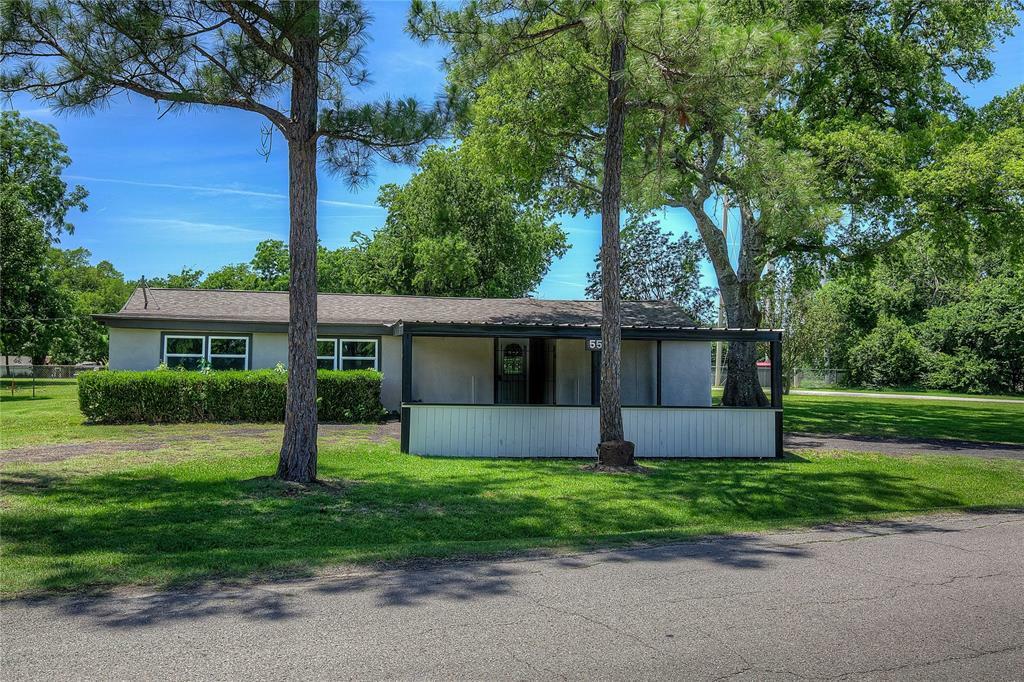 Property Photo: 552 Oak Leaf Trail TX 75472