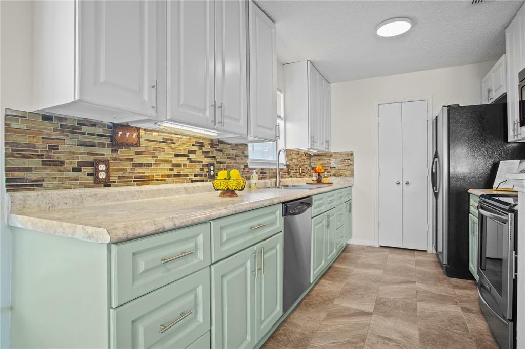 Property Photo: 7544 Kings Trail TX 76133