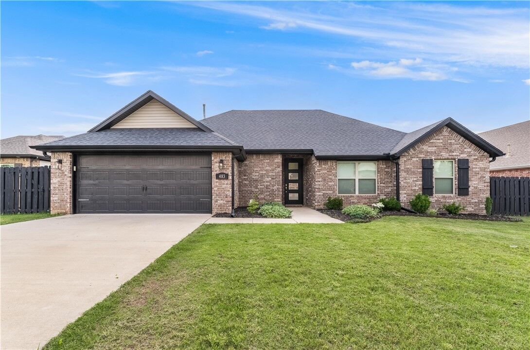 Property Photo: 483 N Otoe Street AR 72730