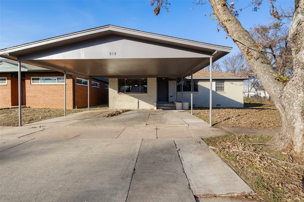 Property Photo: 818 W Minnesota Avenue OK 73018