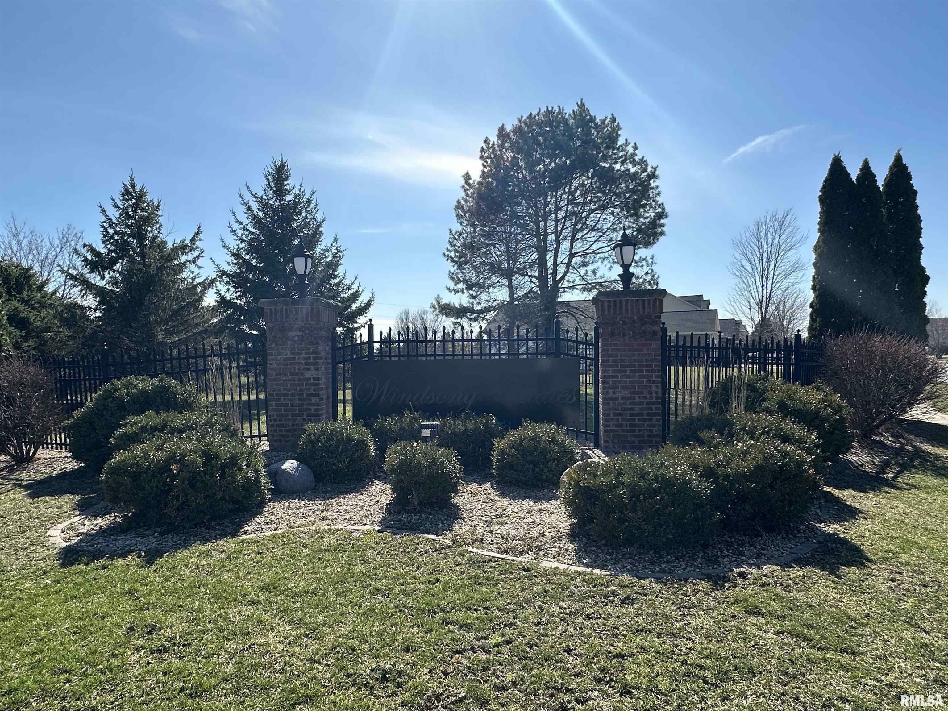 Property Photo: 106 Scarlet Court IL 61571
