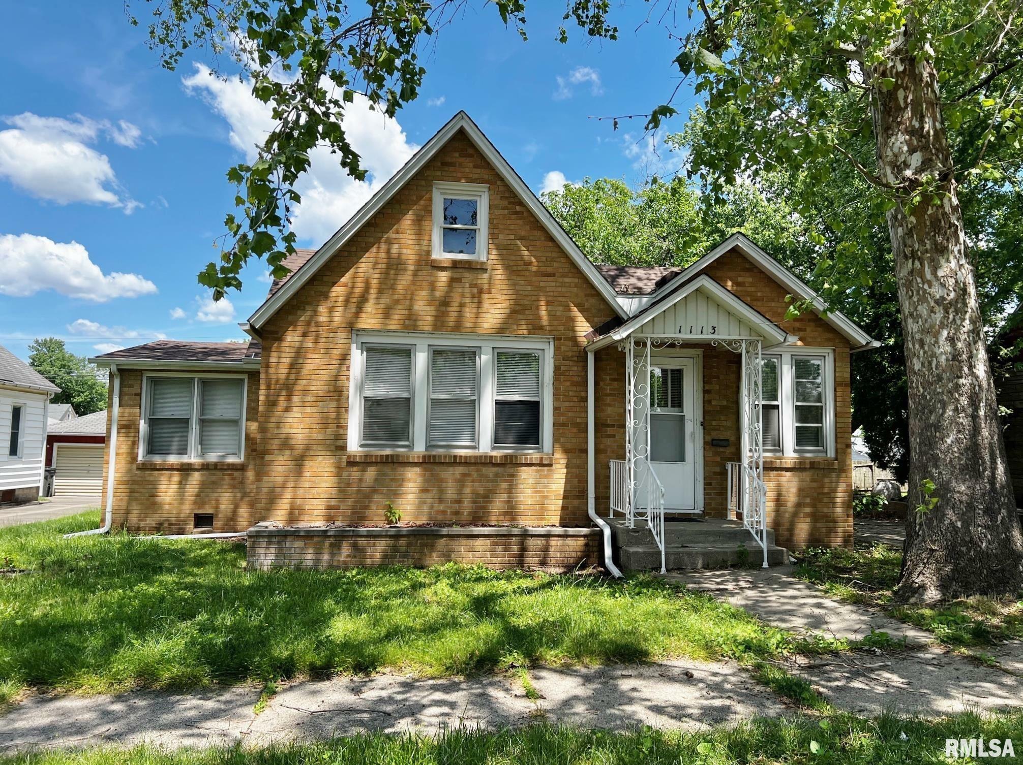 Property Photo: 1113 &Amp 1113 1/2 Charlotte Street IL 61554