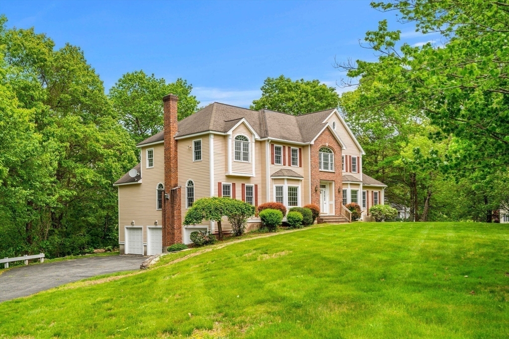 Property Photo: 30 Sherwood Dr MA 01845