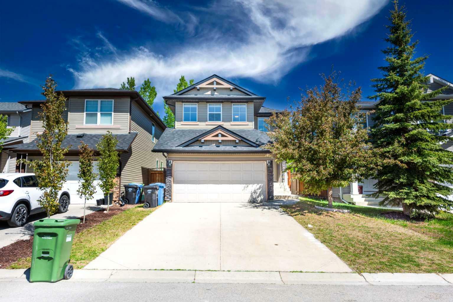 Property Photo:  157 Everoak Gardens SW  AB T2Y 0C6 