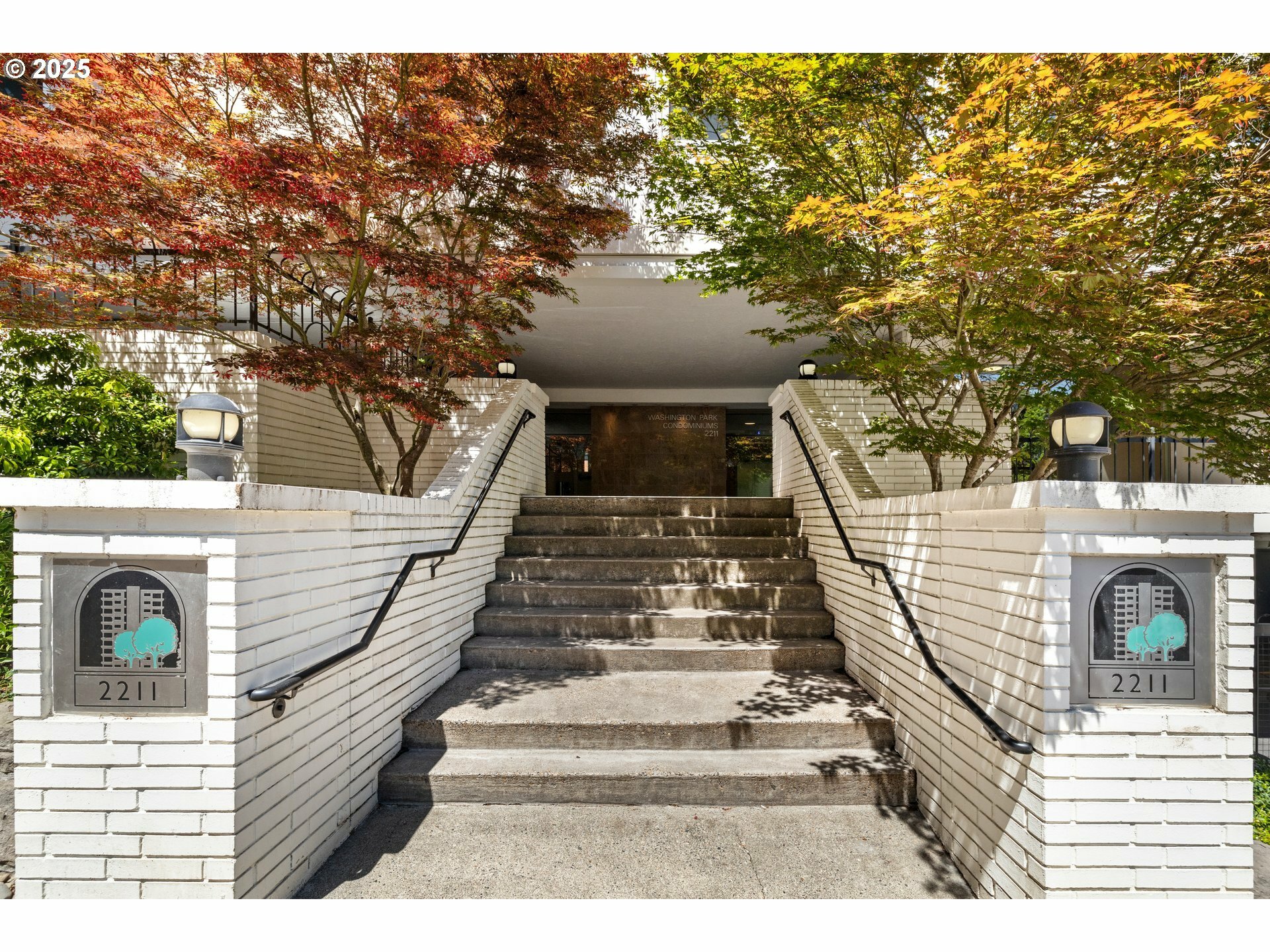 Property Photo: 2211 SW Park Pl 603 OR 97205