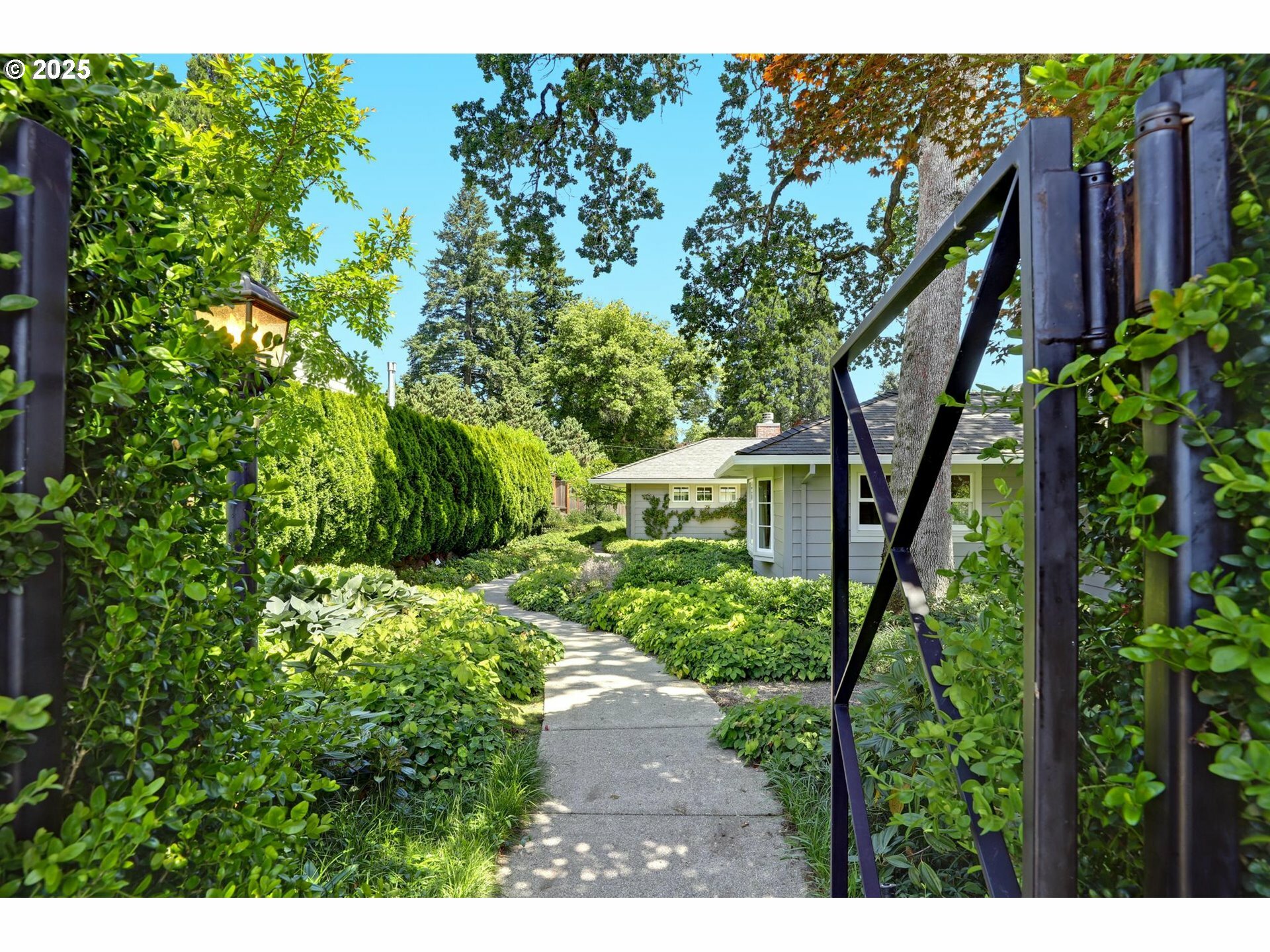 3840 SW 75th Ave  Portland OR 97225 photo