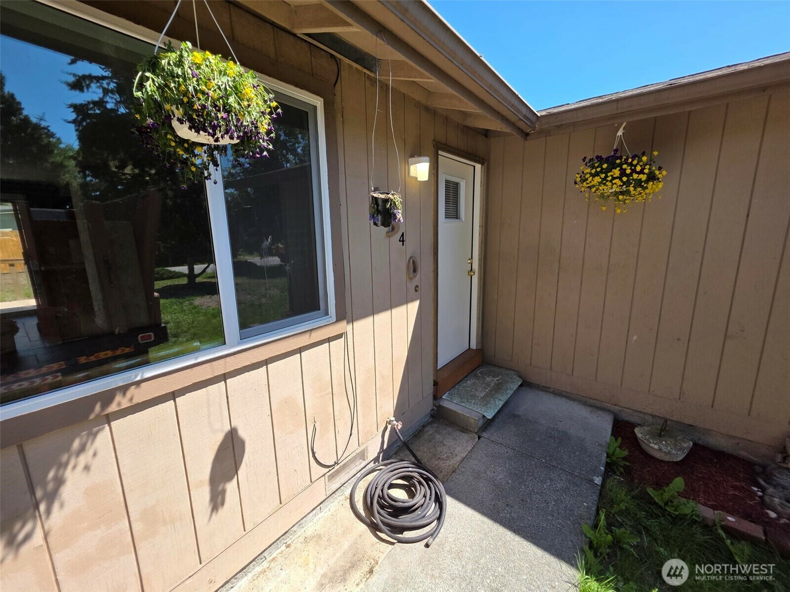 Property Photo: 4340 Hamilton Drive WA 98277