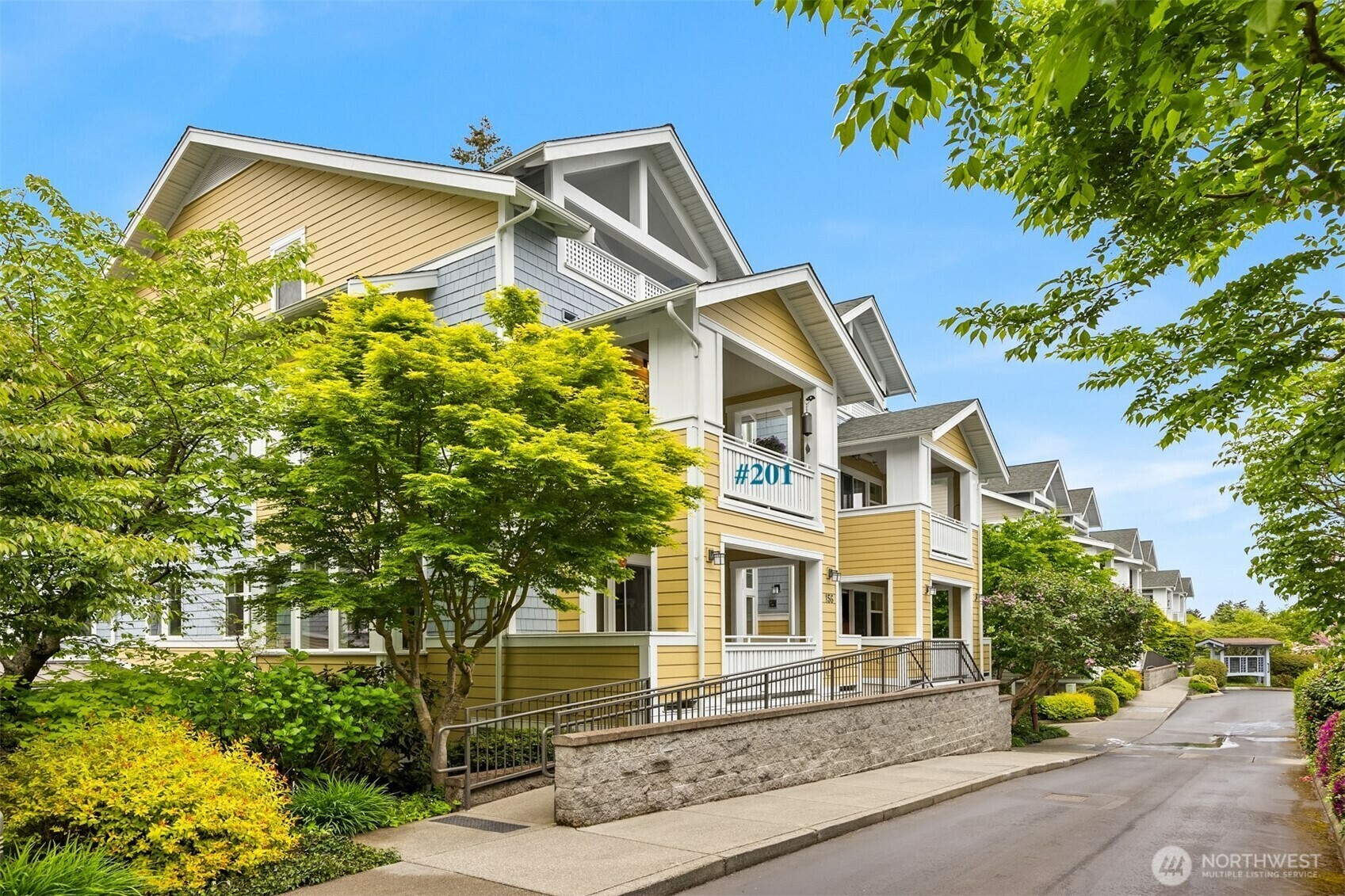 156  Hall Brothers Loop NE 201  Bainbridge Island WA 98110 photo