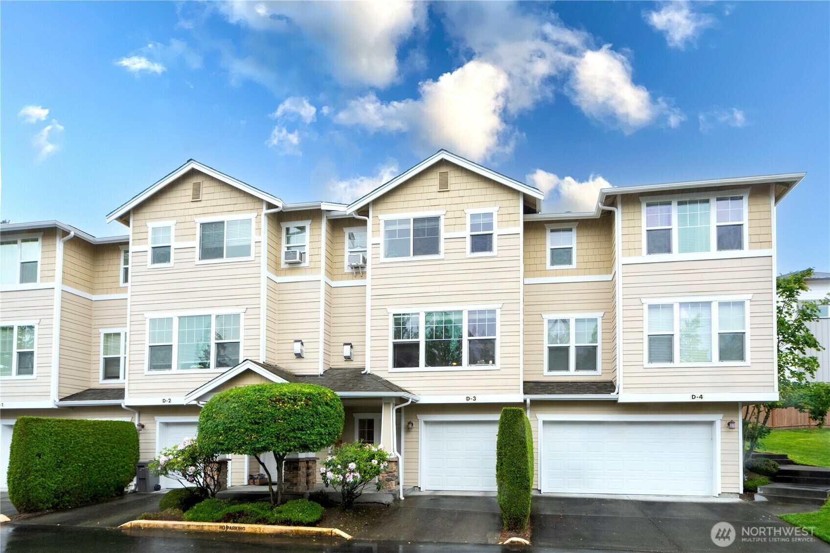Property Photo:  15  164th Street SW D3  WA 98012 