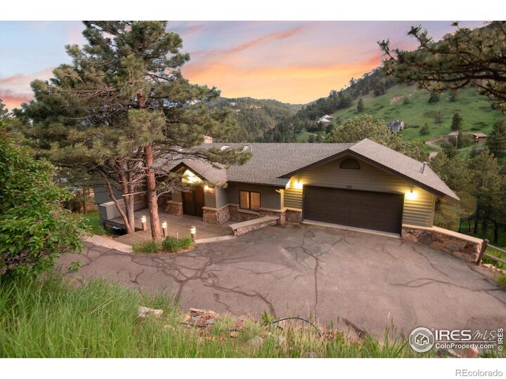 142 Meadowlook Way  Boulder CO 80304 photo