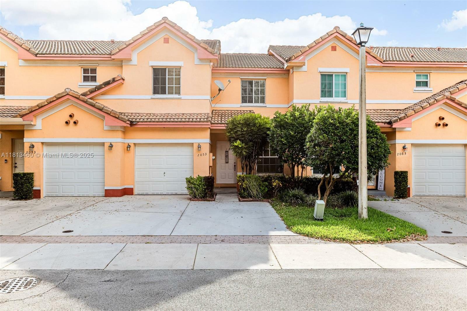 Property Photo: 2053 SW 87th Ter FL 33025