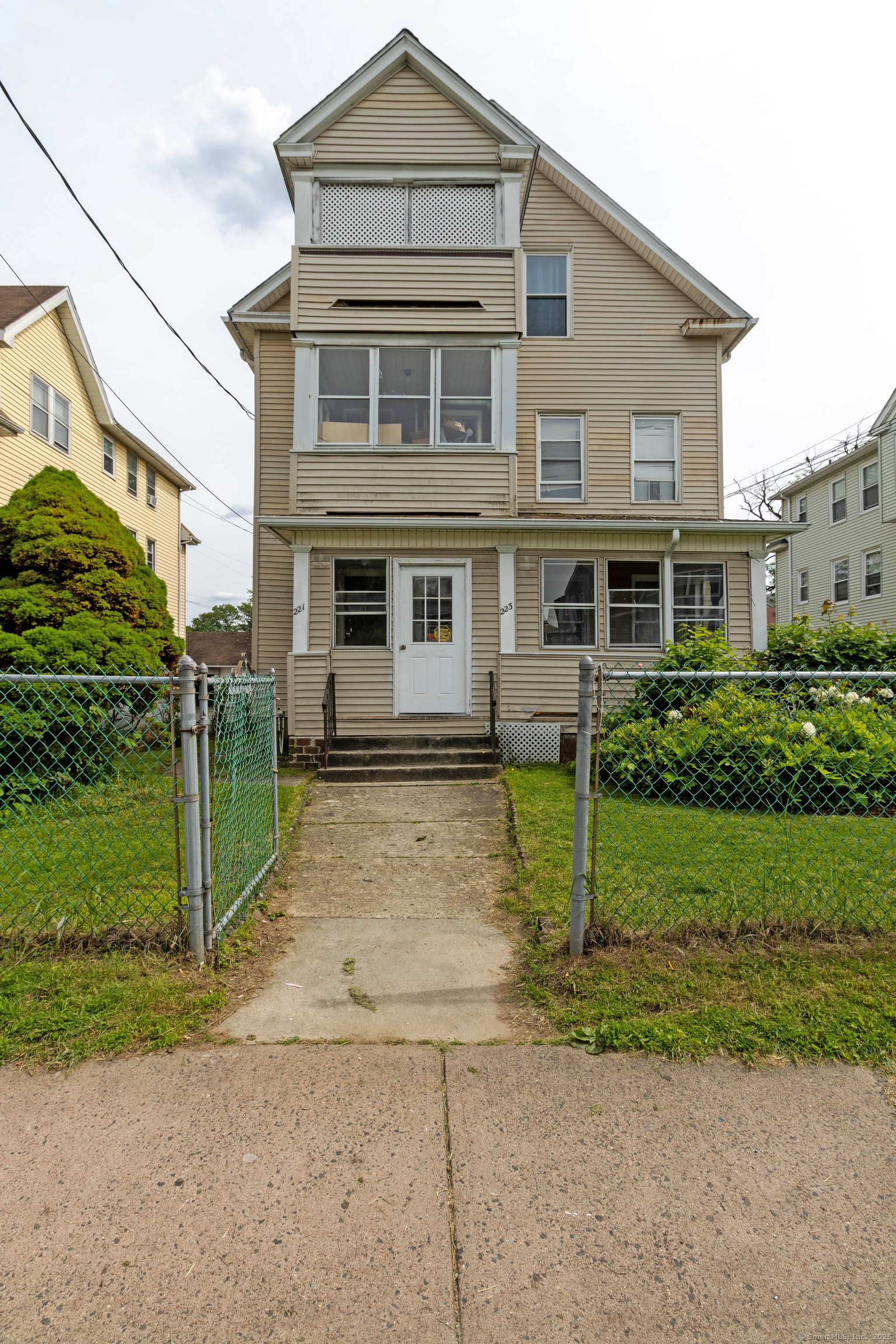 Property Photo: 221 White Street CT 06114
