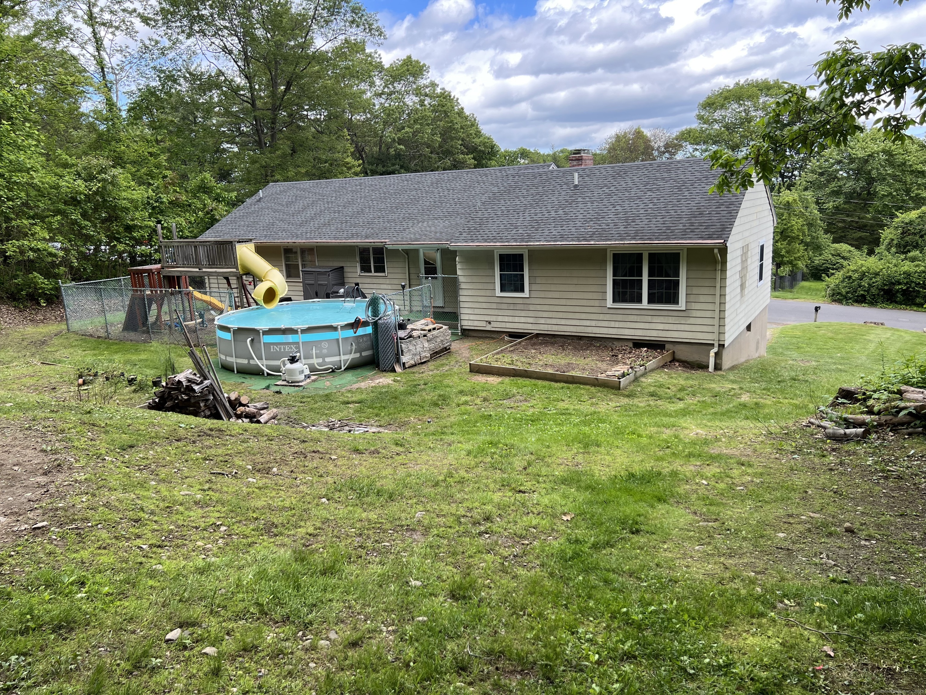 Property Photo:  39 Eastwood Road  CT 06010 