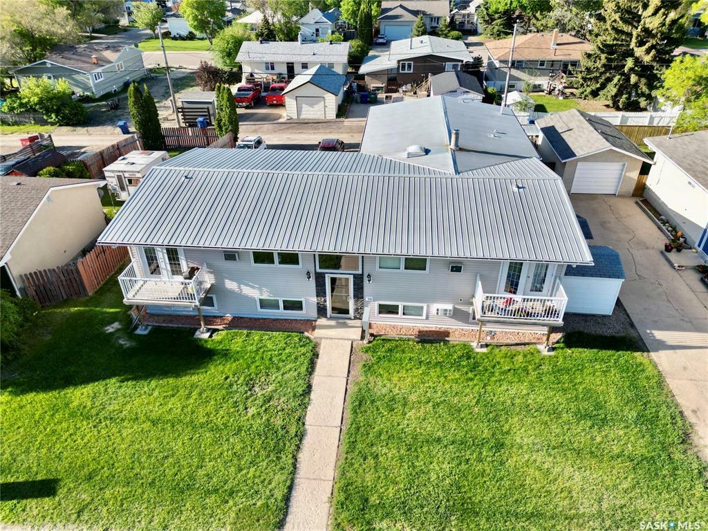 Property Photo:  1213 Caribou Street W  SK S6H 2M1 