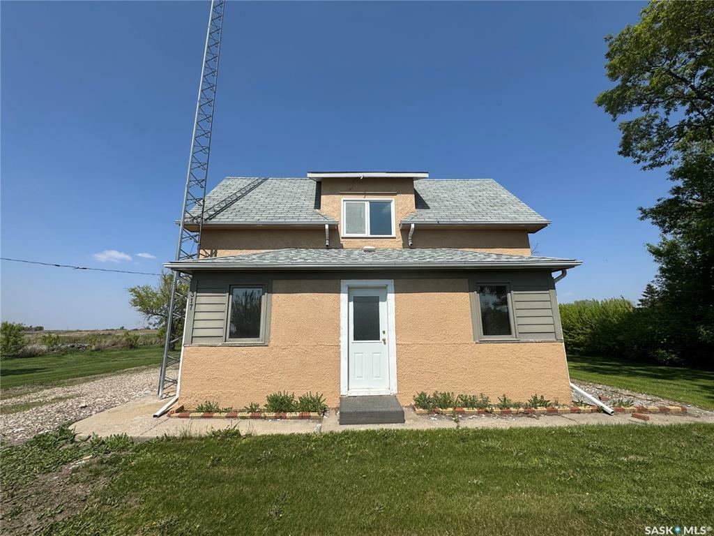 Property Photo: 317 3rd Avenue W SK S0G 3R0