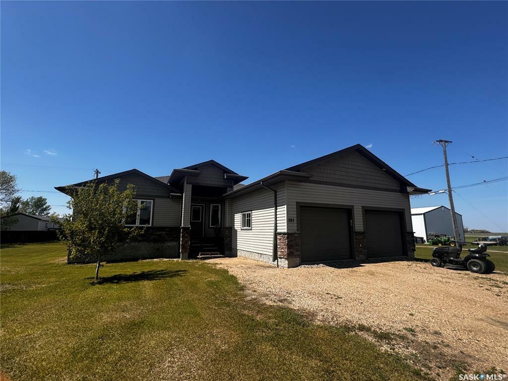 Property Photo: 101 Rye Street SK S0G 5J0