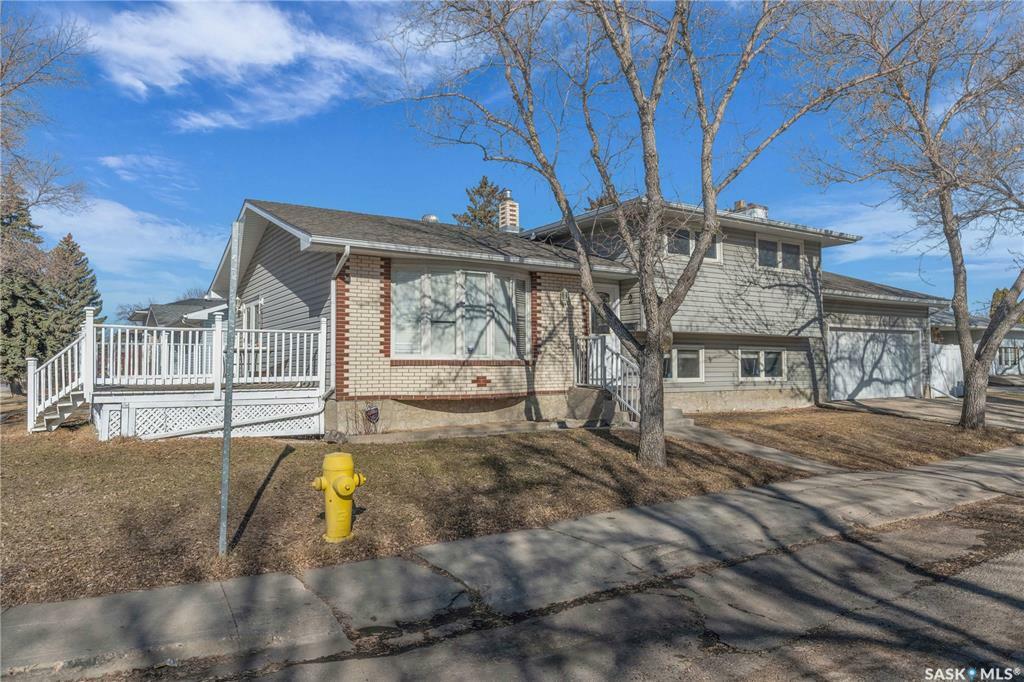 Property Photo: 2 Lloyd Bay SK S4R 5T6