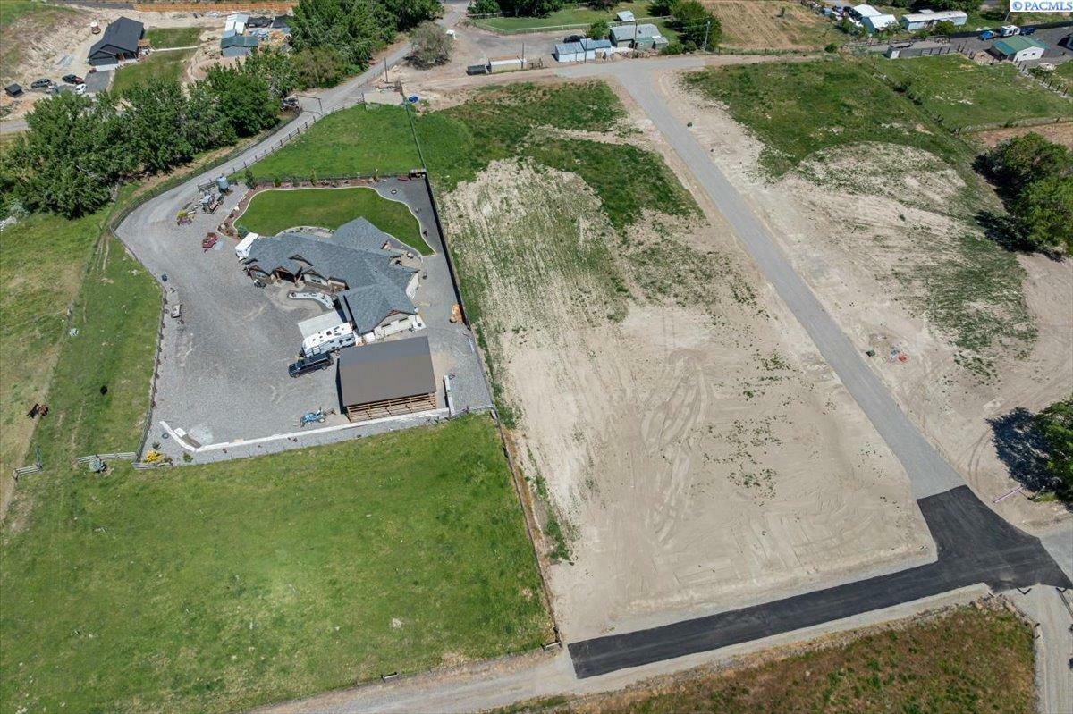Property Photo: 6616 NE 2nd St Lot 4 WA