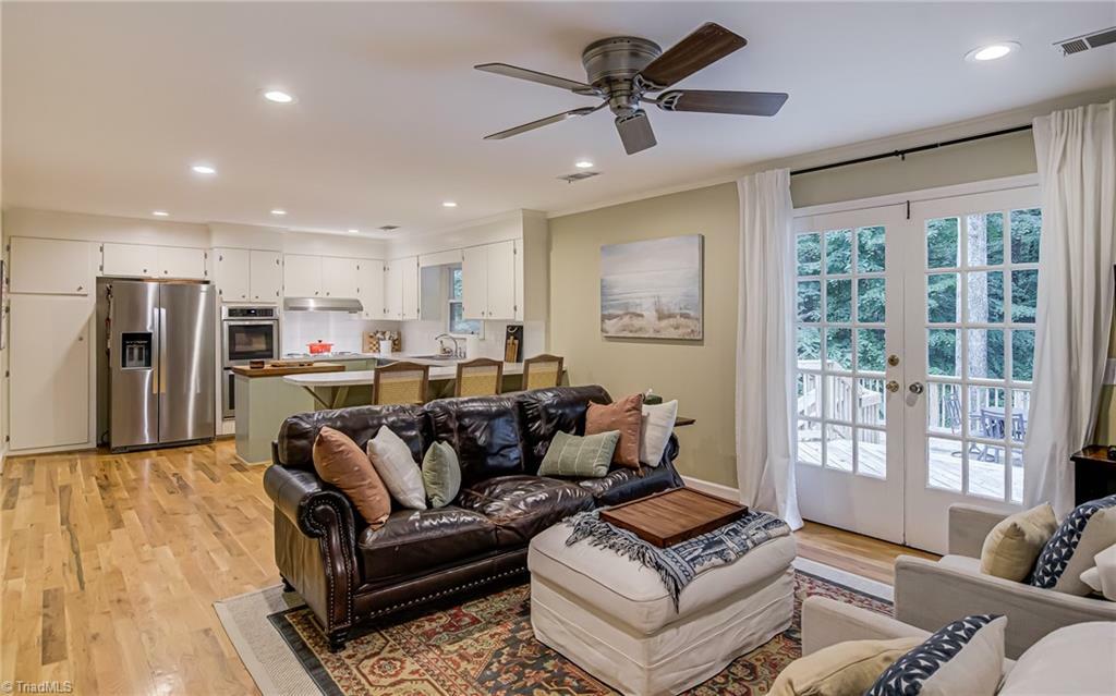 Property Photo:  615 Valleybrook Lane  NC 27104 