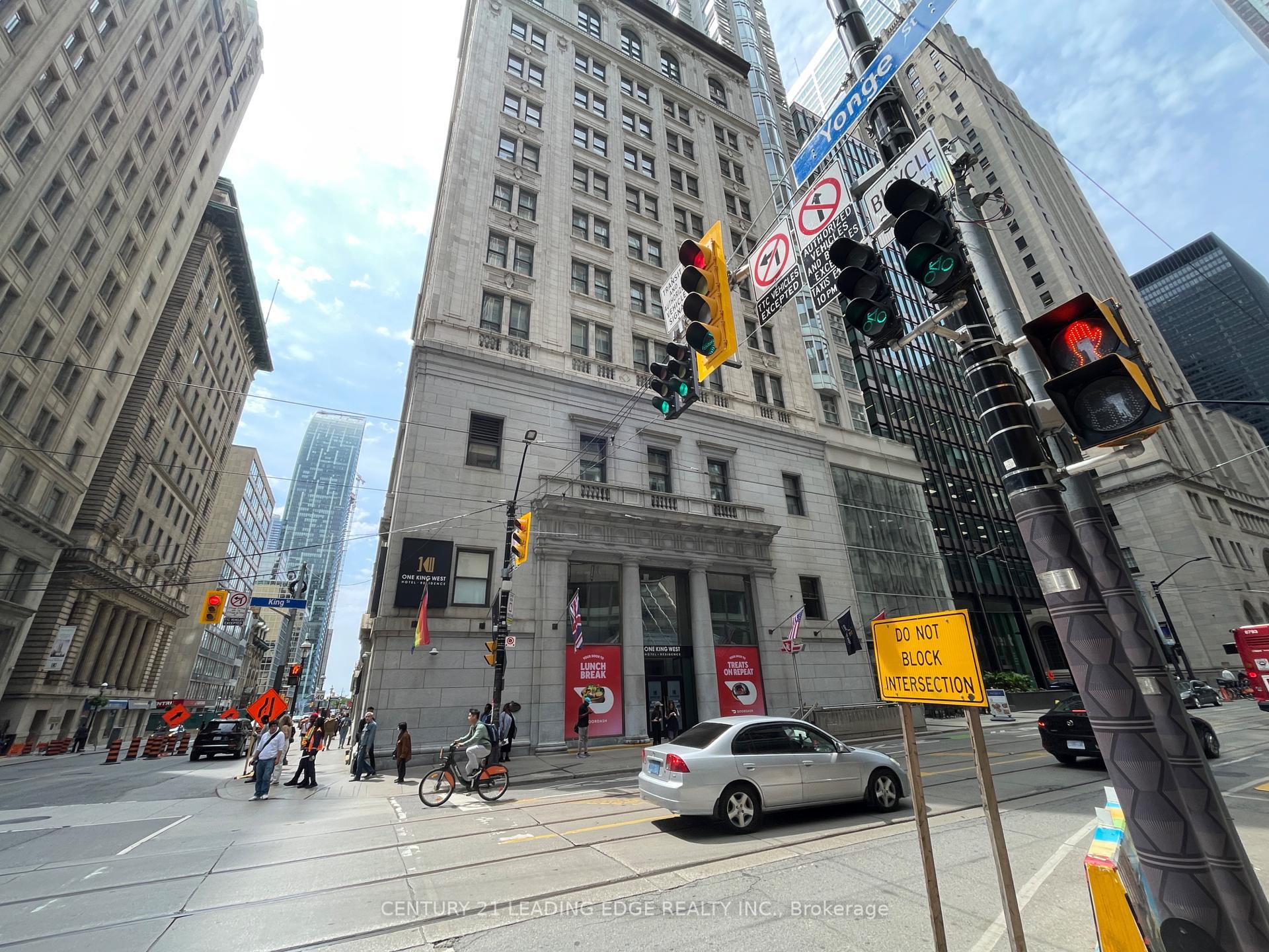 Property Photo:  1 King Street W 4102  ON M5X 1C8 