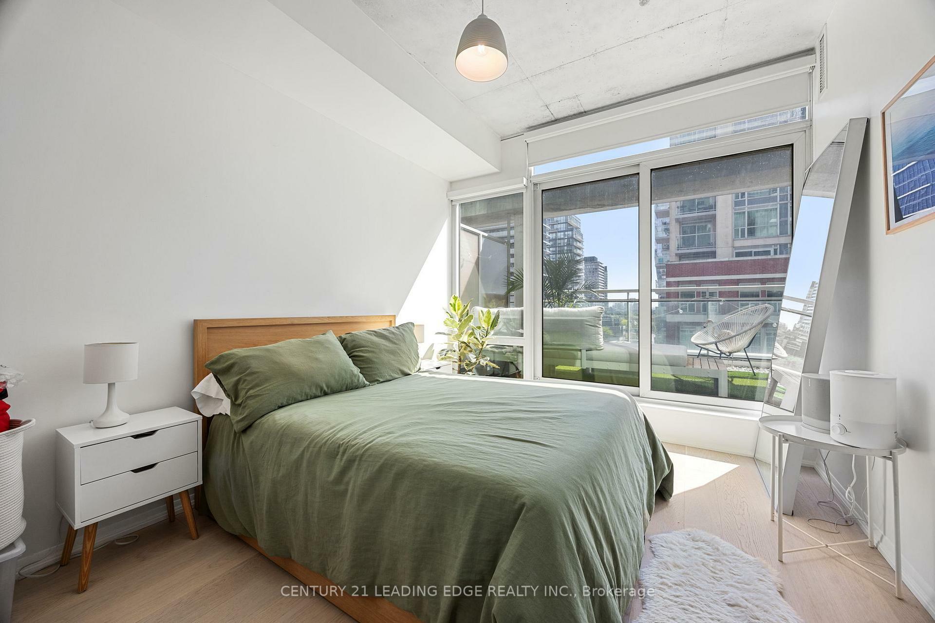 Photo de la propriété: 333 Adelaide Street E 903 ON M5A 4T4