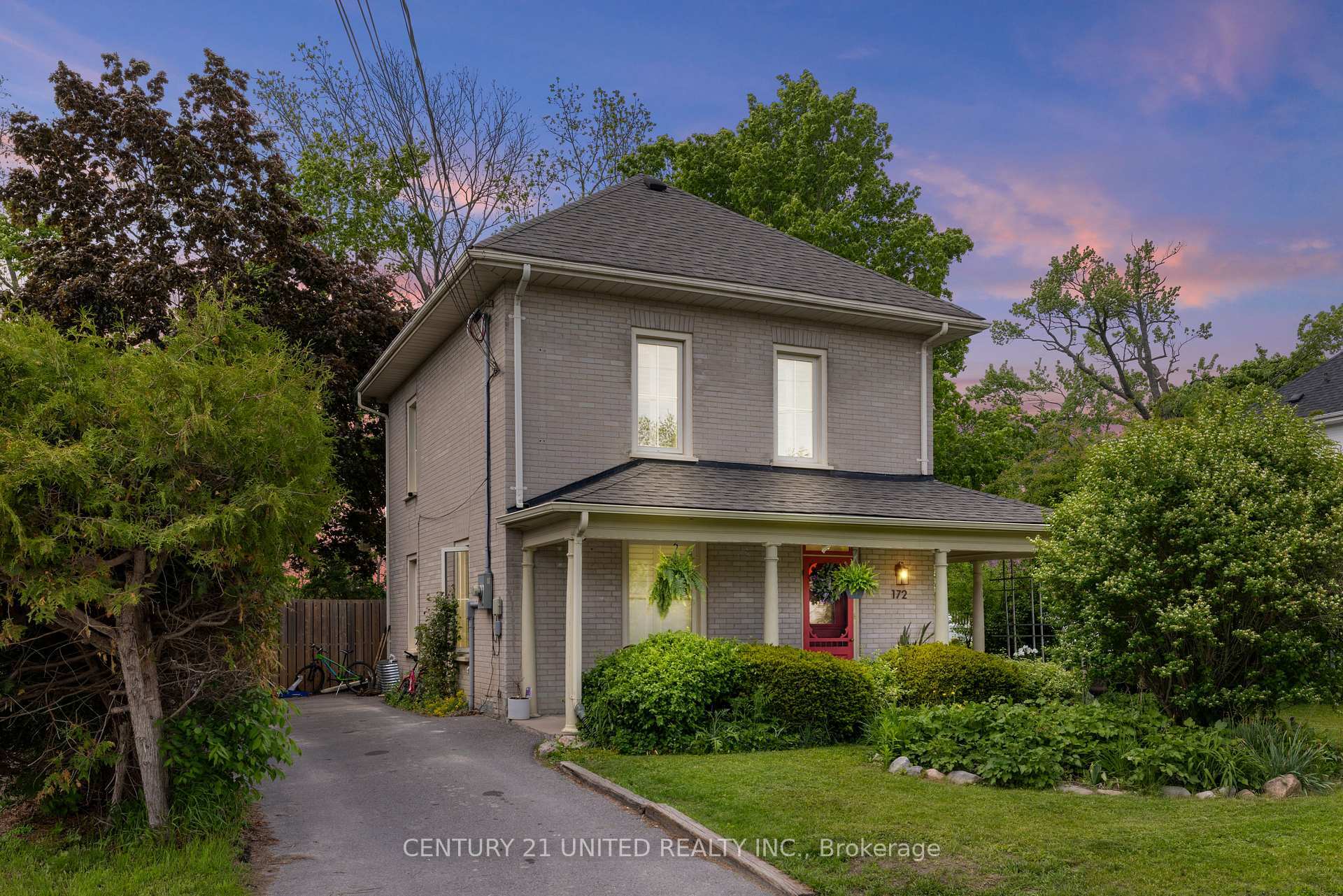 Property Photo: 172 Queen Street ON K0L 2H0