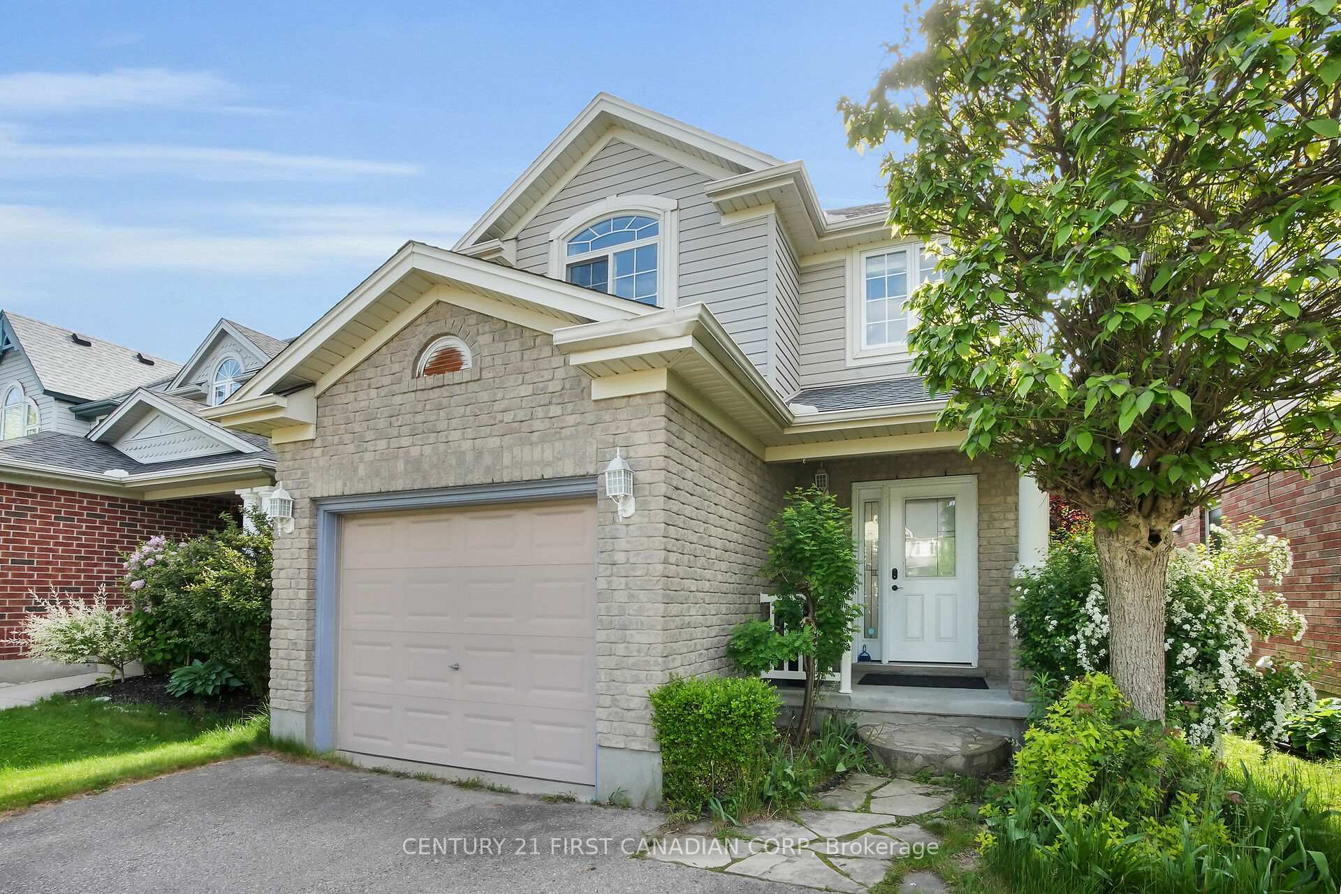 Property Photo: 857 Whetherfield Street ON N6H 5T7