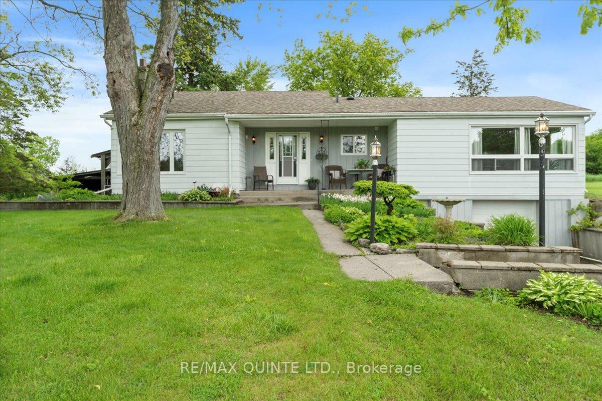 Photo de la propriété:  404 Bridge Street W  ON K8N 4Z2 