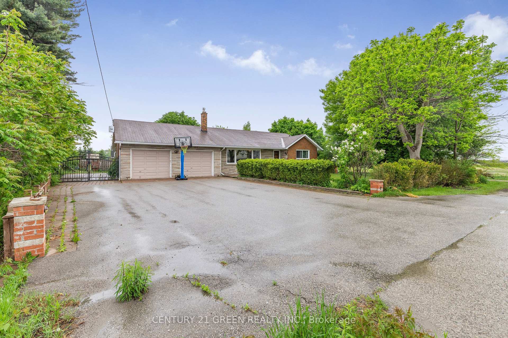 Property Photo: 5438 Trafalgar Road ON L9E 0Y8