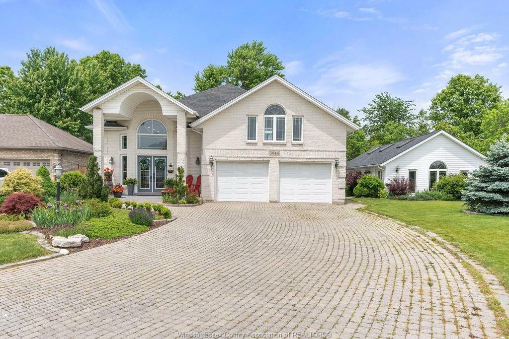 8044 Gardiner Crescent  Amherstburg ON N0R 1J0 photo
