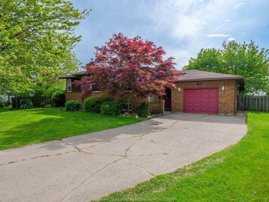 Photo de la propriété: 25 Marlene Crescent ON N8H 4J8