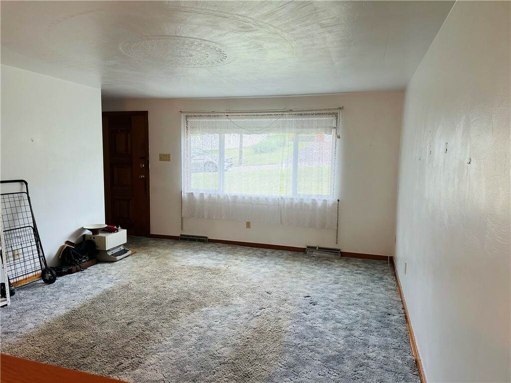 Property Photo: 1026 Jefferson Ave PA 15644