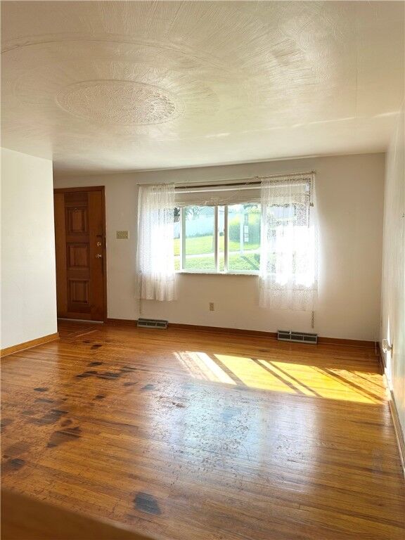 Property Photo: 1026 Jefferson Ave PA 15644