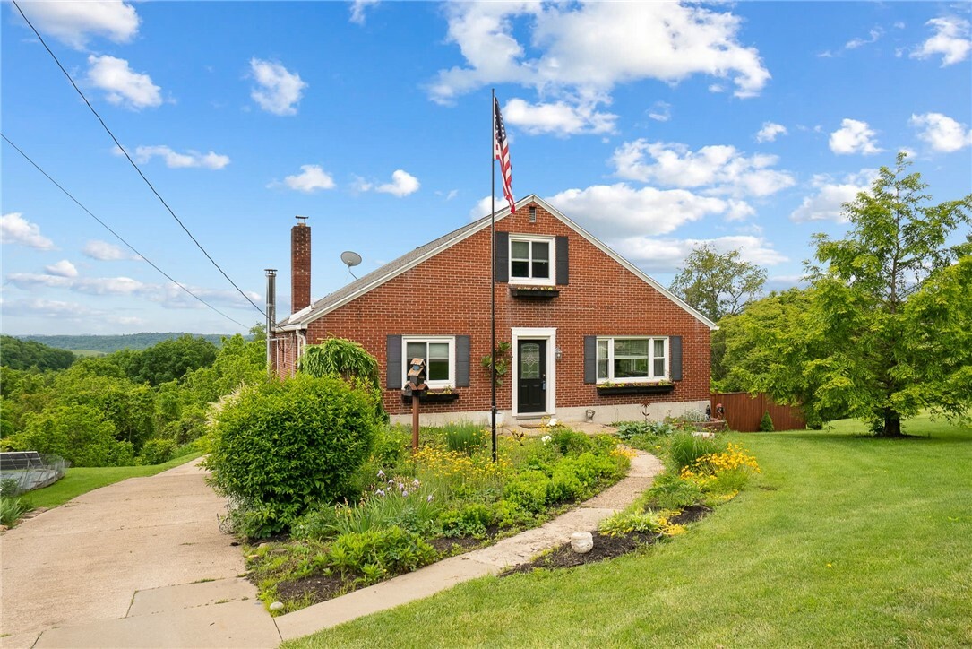 Property Photo:  1904 E National Pike  PA 15360 