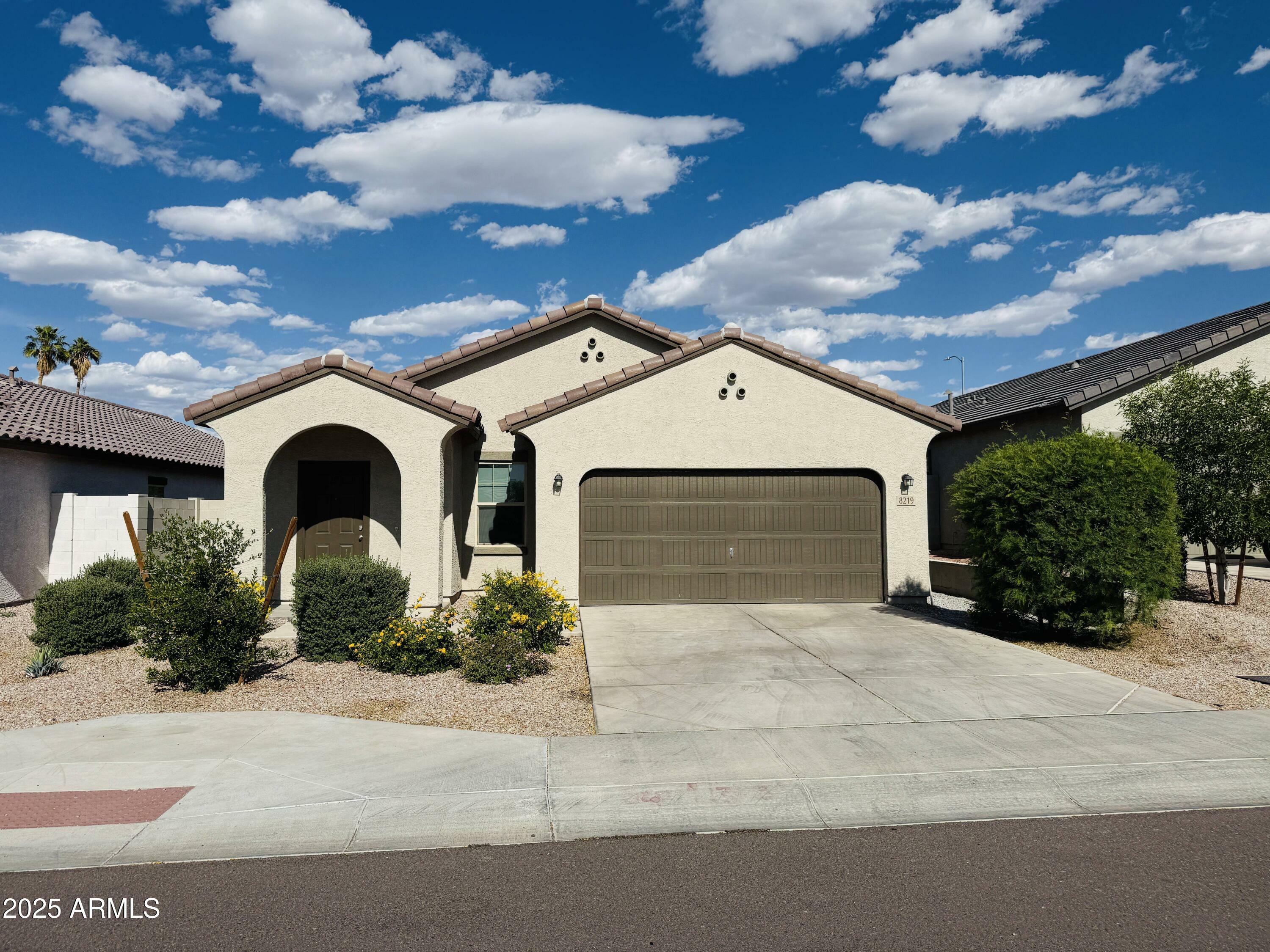 Property Photo: 8219 S 63rd Drive AZ 85339